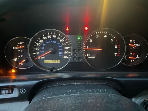 Used 2004 Toyota Land Cruiser image 5