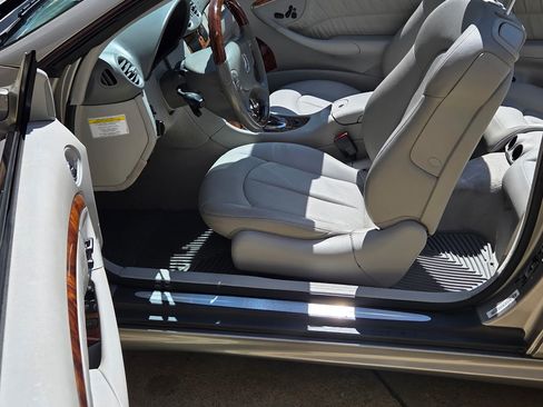 Used 2005 Mercedes-Benz CLK 500 Cabriolet image 5