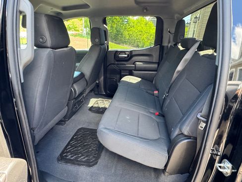 Used 2020 Chevrolet Silverado 1500 Custom Trail Boss w/ Custom Convenience Package AWD/4WD image 8