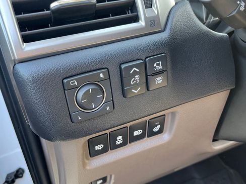 Used 2023 Lexus GX 460 Luxury image 11