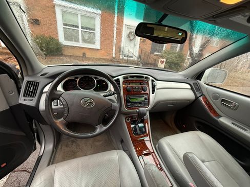 Used 2004 Toyota Highlander Limited image 5