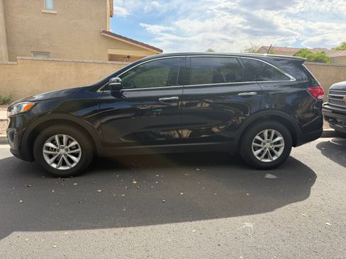 Used 2018 Kia Sorento L FWD image 4