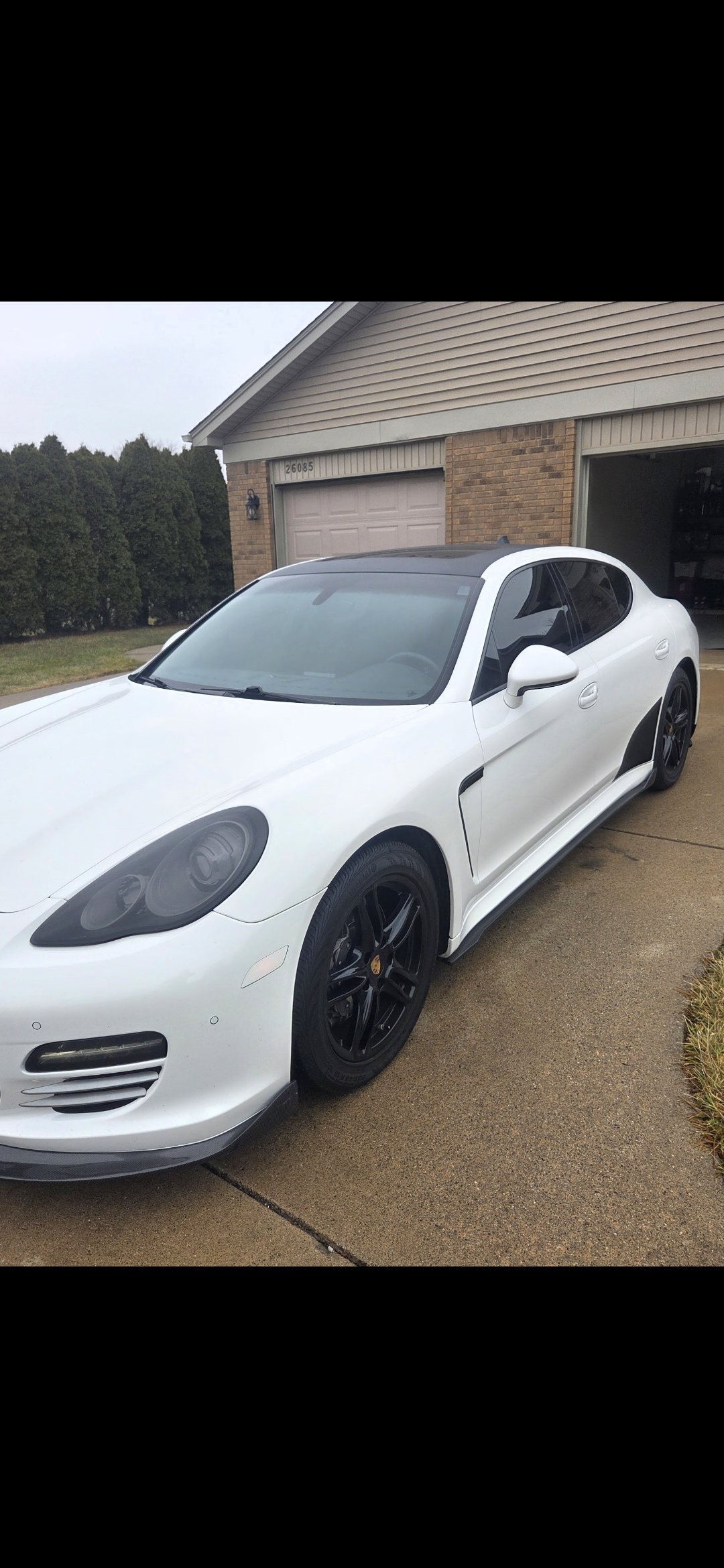 Used 2012 Porsche Panamera 4 image 1