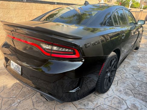 Used 2017 Dodge Charger R/T image 6