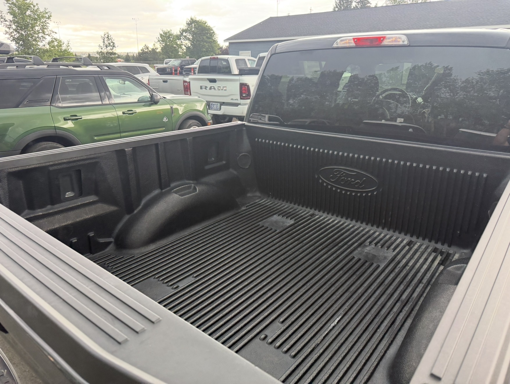 Used 2017 Ford F150 XLT AWD/4WD image 12