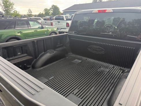Used 2017 Ford F150 XLT AWD/4WD image 12