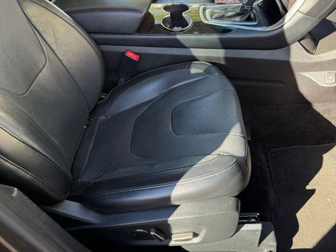 Used 2017 Ford Edge Titanium w/ Equipment Group 301A image 5