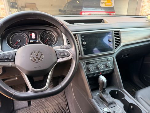 Used 2021 Volkswagen Atlas SE w/ Towing Package AWD/4WD image 11