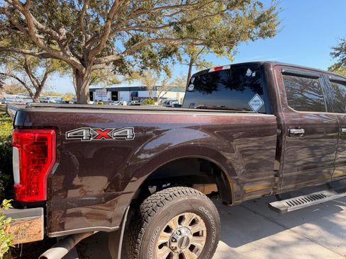 Used 2019 Ford F250 XLT w/ XLT Premium Package image 12