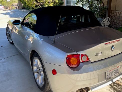 Used 2003 BMW Z4 2.5i image 2