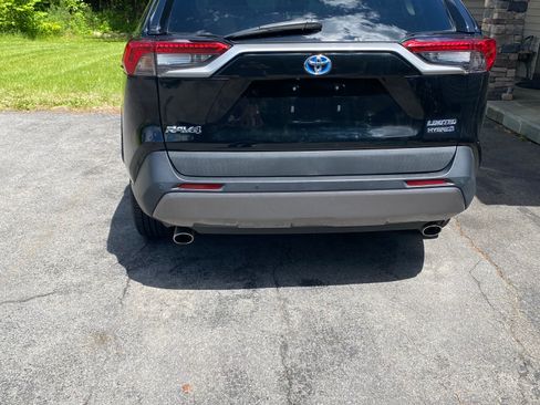 Used 2020 Toyota RAV4 Limited w/ Limited Grade Weather Package AWD/4WD image 5