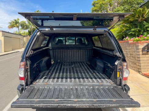Used 2015 Toyota Tacoma 4x4 Access Cab w/ SR5 Package image 9