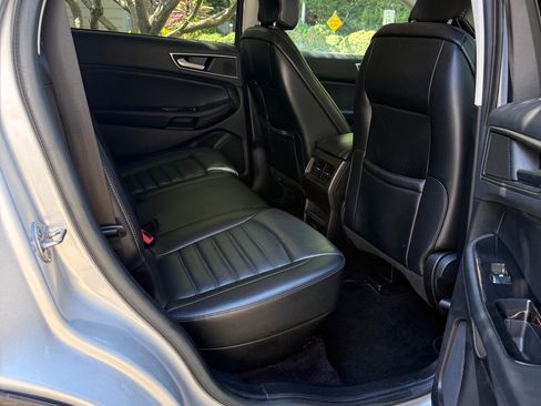 Used 2017 Ford Edge SEL w/ Equipment Group 201A FWD image 13