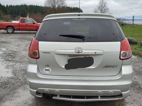 Used 2003 Toyota Matrix image 1