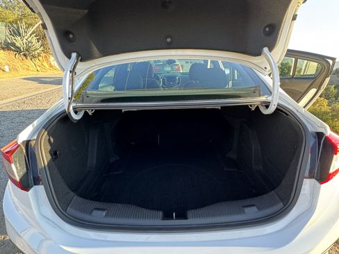 Used 2018 Chevrolet Cruze LT w/ Convenience Package FWD image 32