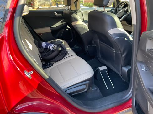 Used 2020 Ford Escape SEL image 8