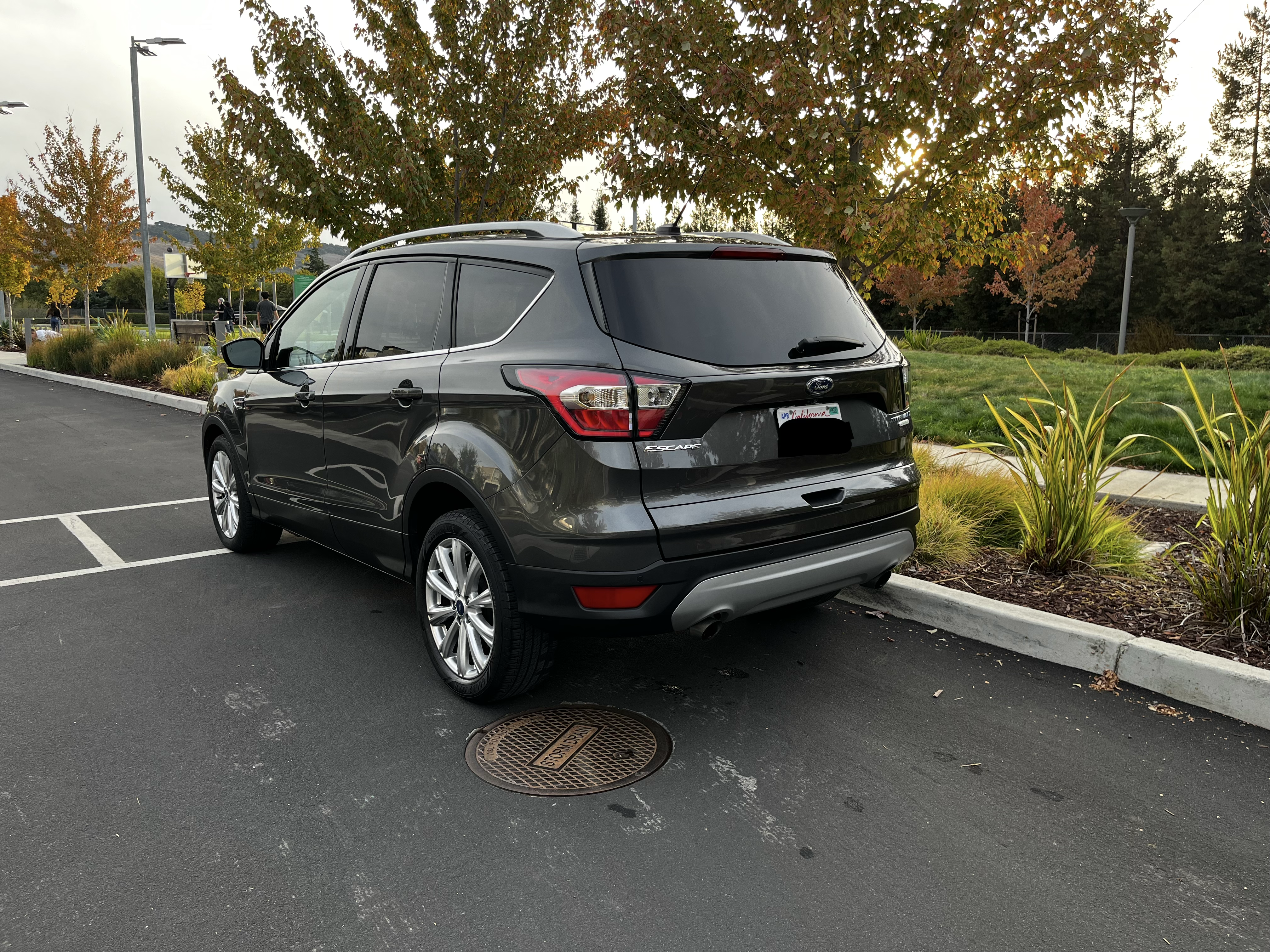 Used 2017 Ford Escape Titanium FWD image 8