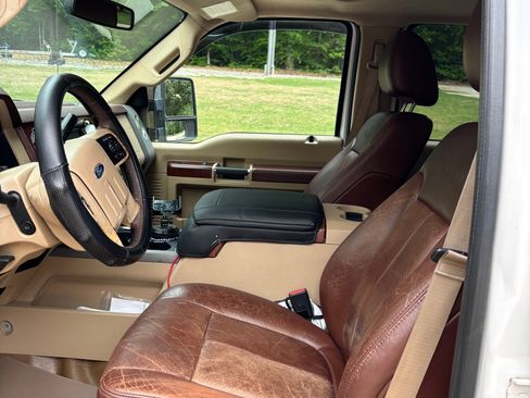 Used 2011 Ford F250 King Ranch w/ King Ranch w/Chrome Pkg AWD/4WD image 8