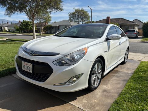 Used 2015 Hyundai Sonata Limited w/ Option Group 02 image 2