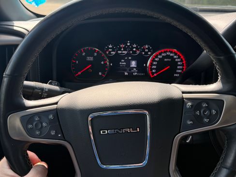 Used 2015 GMC Sierra 2500 Denali w/ Duramax Plus Package AWD/4WD image 10