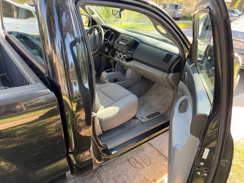 Used 2006 Toyota Tacoma 2WD Regular Cab image 10