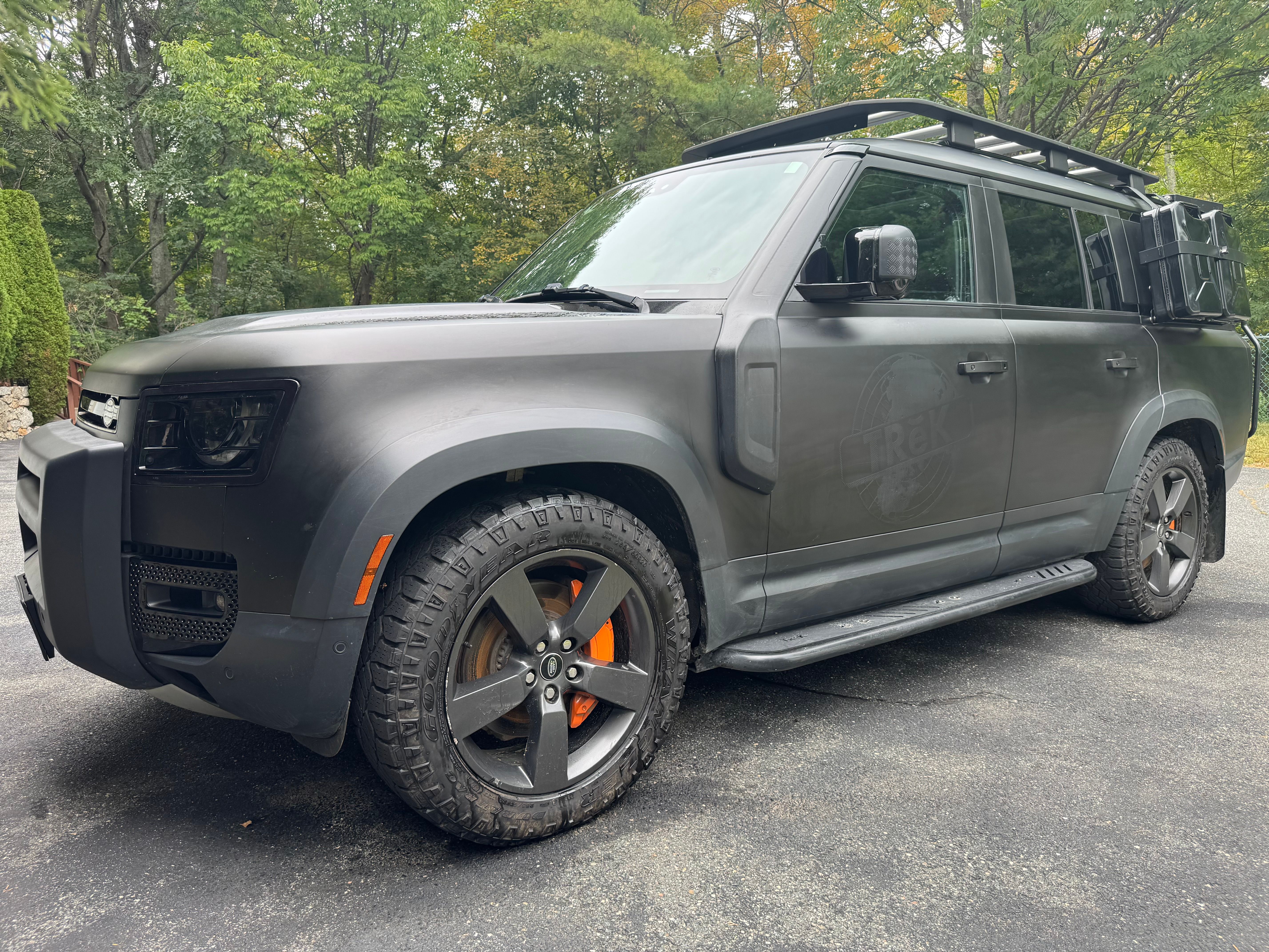 Used 2023 Land Rover Defender 130 SE AWD/4WD image 11