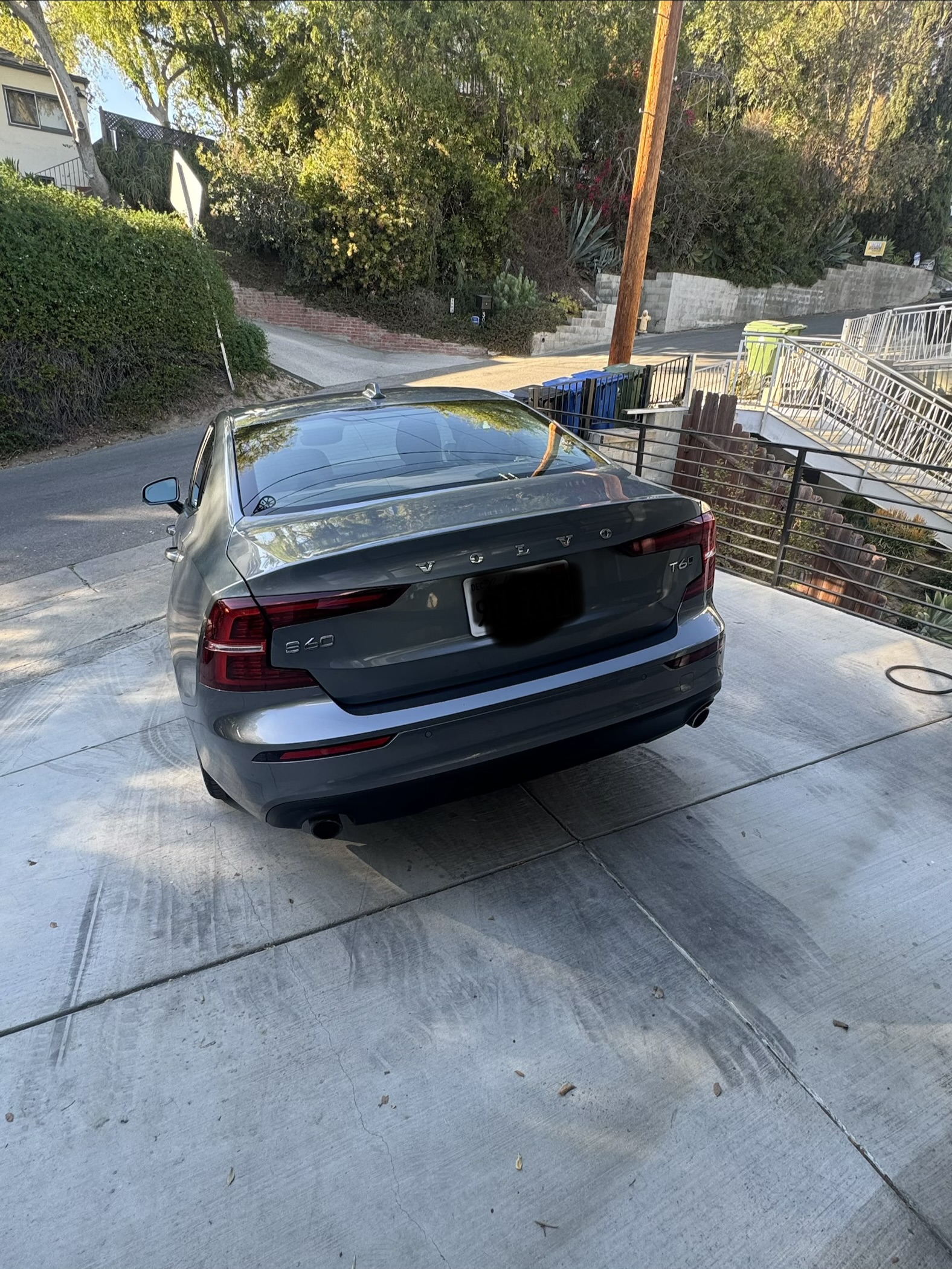 Used 2019 Volvo S60 T6 Momentum w/ Premium Package AWD/4WD image 2