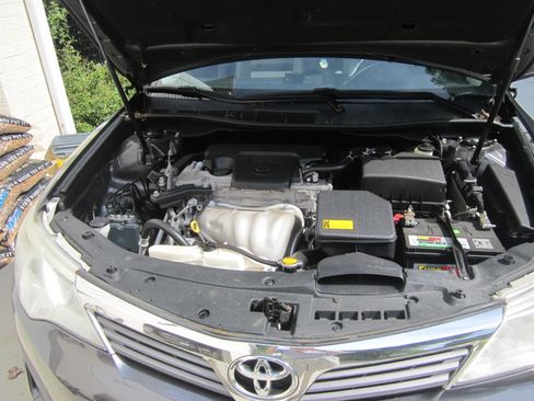 Used 2012 Toyota Camry L FWD image 9