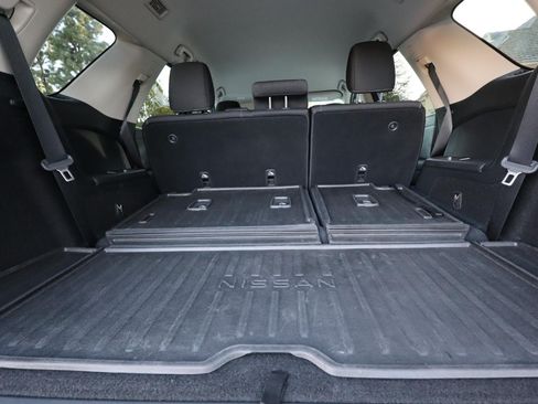 Used 2022 Nissan Pathfinder SV image 19