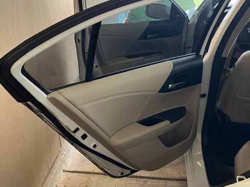 Used 2015 Honda Accord EX-L image 22