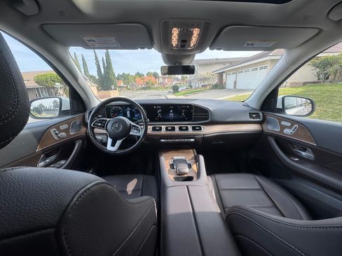 Used 2020 Mercedes-Benz GLE 350 4MATIC image 2