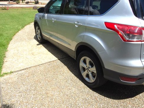 Used 2014 Ford Escape SE w/ Equipment Group 201A FWD image 2