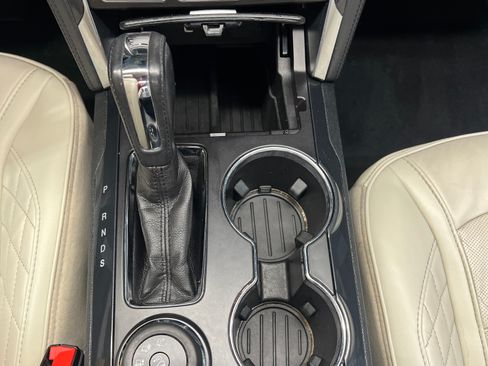 Used 2017 Ford Explorer Platinum image 24