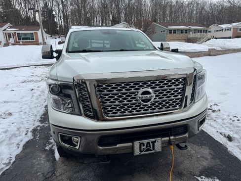 Used 2018 Nissan Titan Platinum Reserve w/ Platinum Utility Package image 4