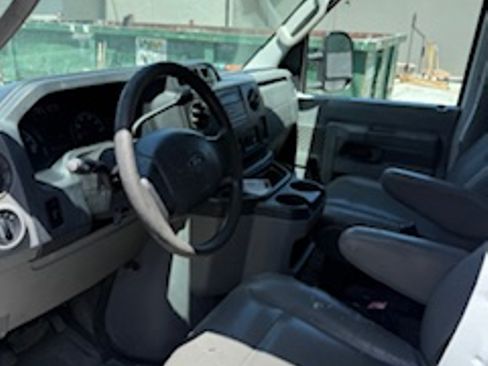 Used 2009 Ford E-350 and Econoline 350 Super Duty image 6