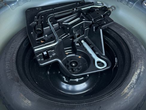 Used 2010 Toyota Prius Five image 6