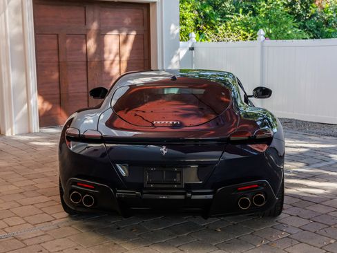 Used 2021 Ferrari Roma image 5
