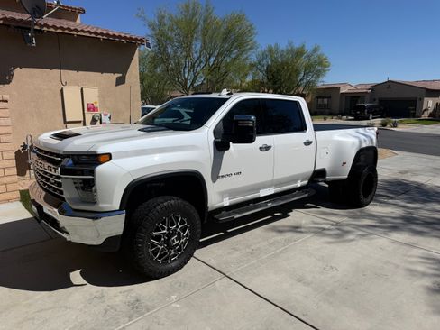 Used 2022 Chevrolet Silverado 3500 LTZ w/ Gooseneck/5TH Wheel Package AWD/4WD image 4
