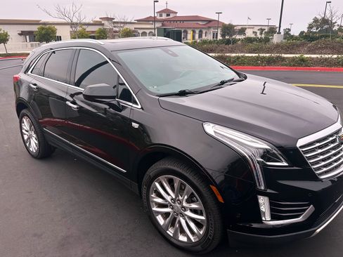 Used 2017 Cadillac XT5 Platinum w/ Driver Assist Package image 1