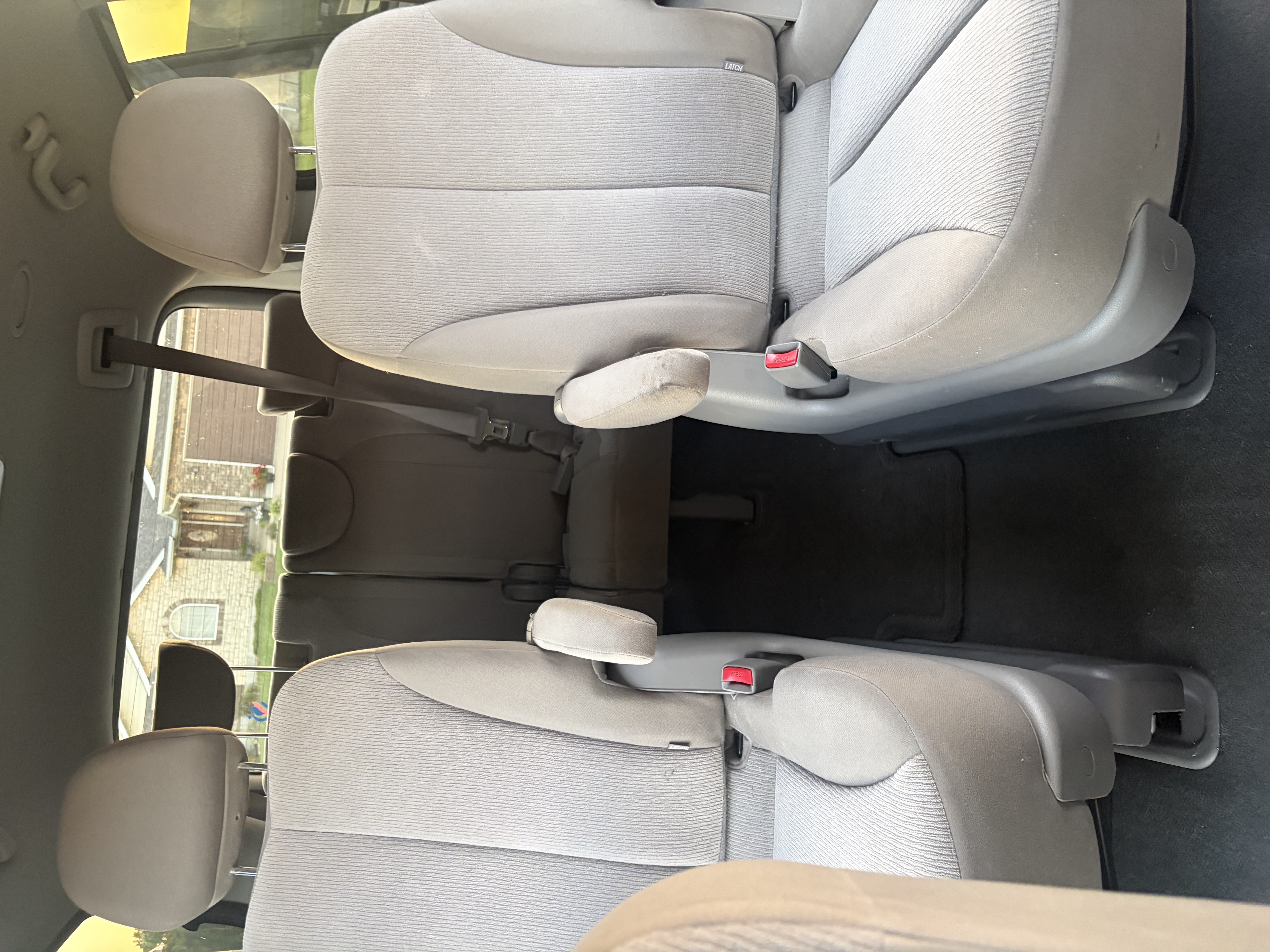 Used 2012 Kia Sedona LX w/ PWR Pkg FWD image 4