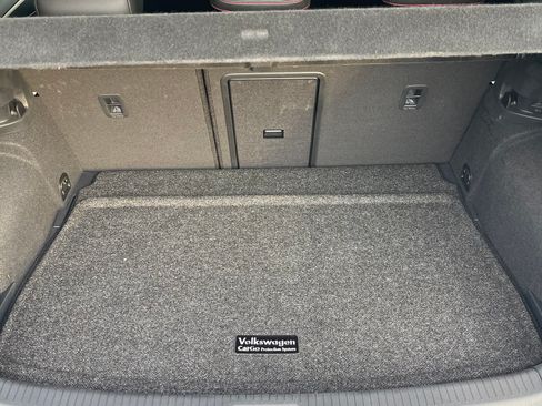 Used 2018 Volkswagen GTI Autobahn image 12