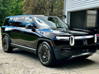 Used 2025 Rivian R1S Adventure