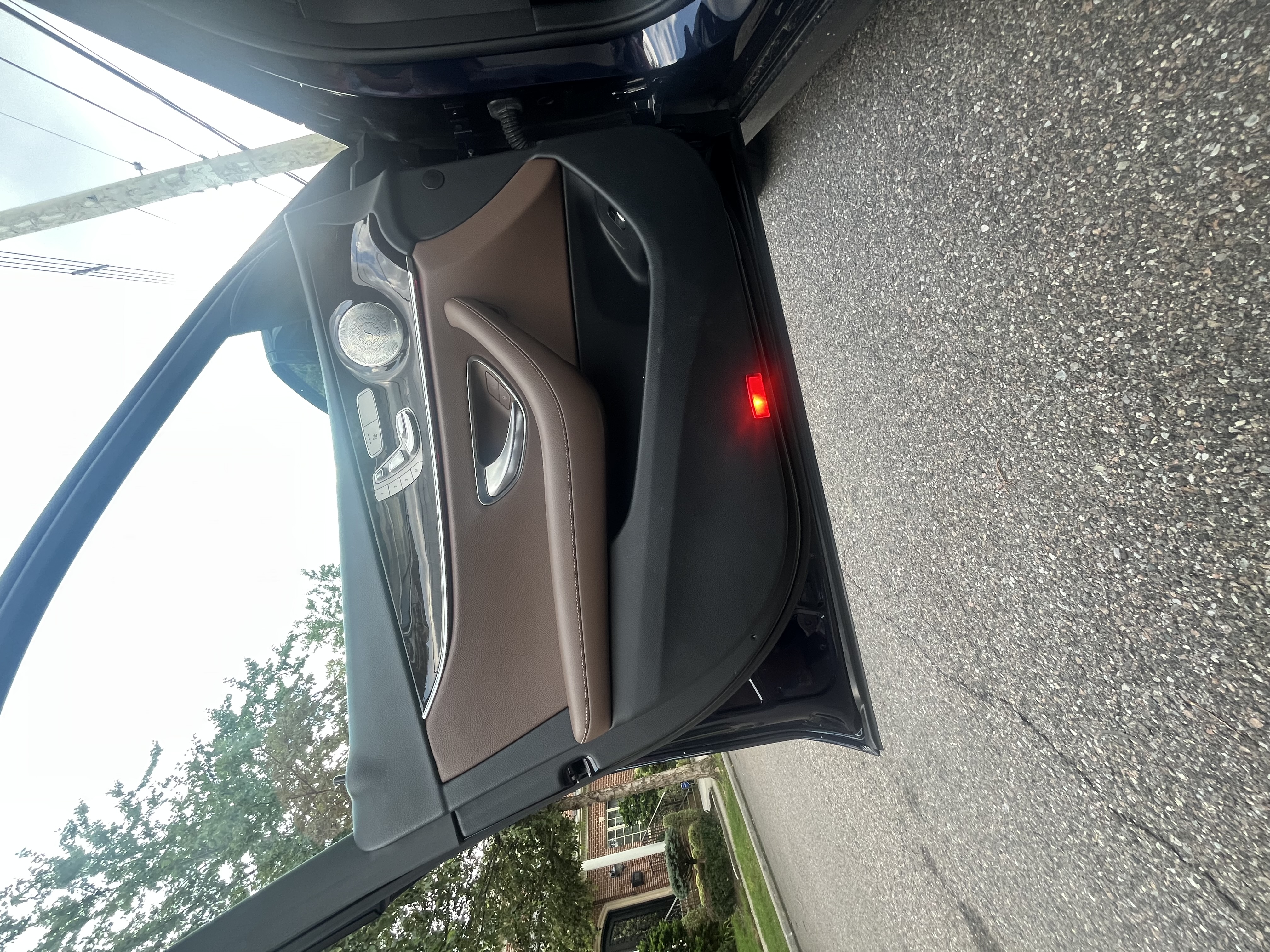 Used 2021 Mercedes-Benz E 350 4MATIC Sedan image 4