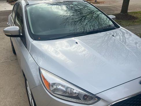 Used 2017 Ford Focus SE image 5