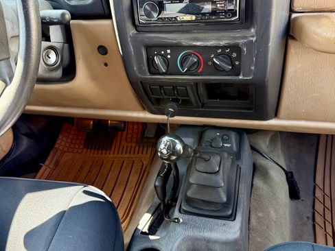 Used 1999 Jeep Wrangler SE image 4