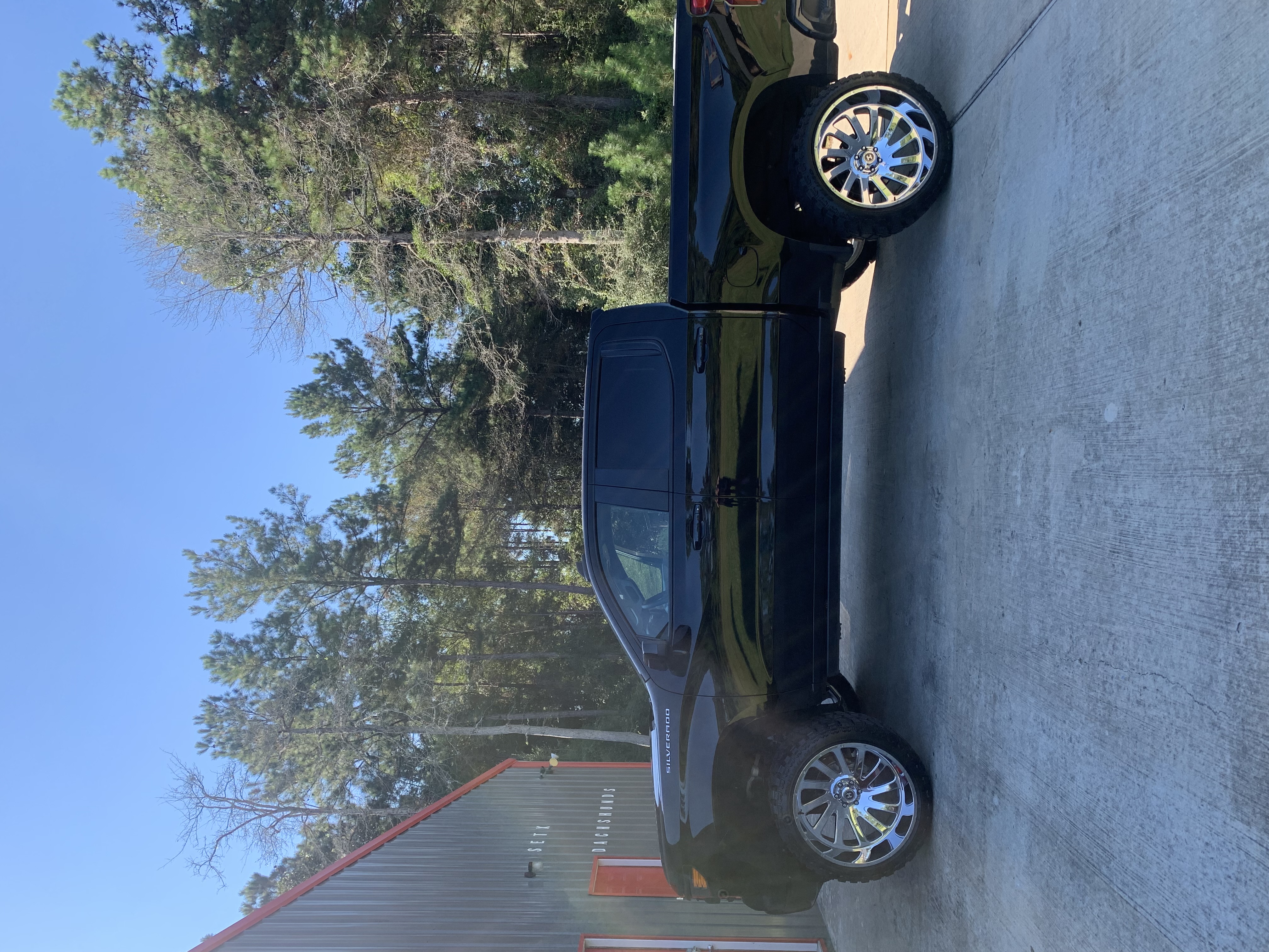 Used 2022 Chevrolet Silverado 1500 Custom RWD image 1