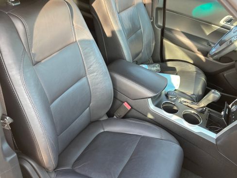 Used 2014 Ford Explorer XLT w/ Equipment Group 202A image 19