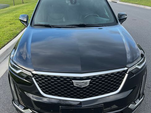 Used 2022 Cadillac XT6 Luxury FWD image 2