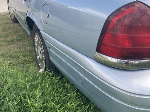 Used 2004 Ford Crown Victoria image 21