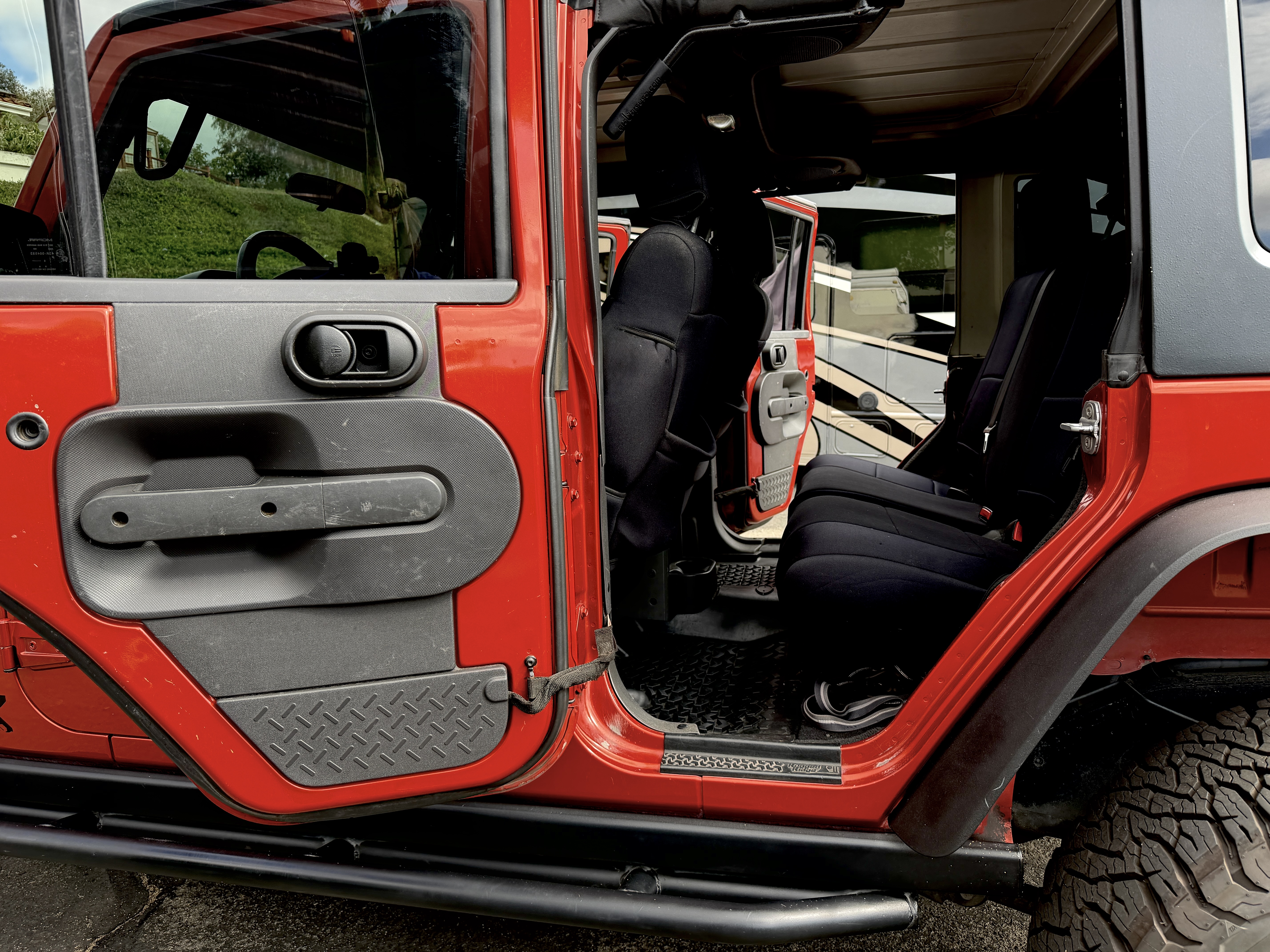 Used 2009 Jeep Wrangler Unlimited Rubicon w/ Dual Top Group AWD/4WD image 22